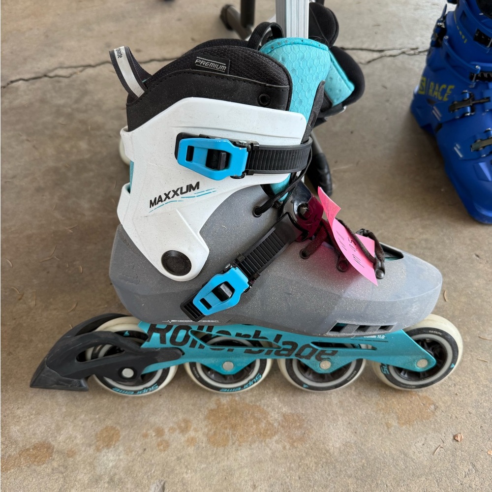 Rollerblade Maxxum Inline Skates size W 11/M 9.55 (barely used!)